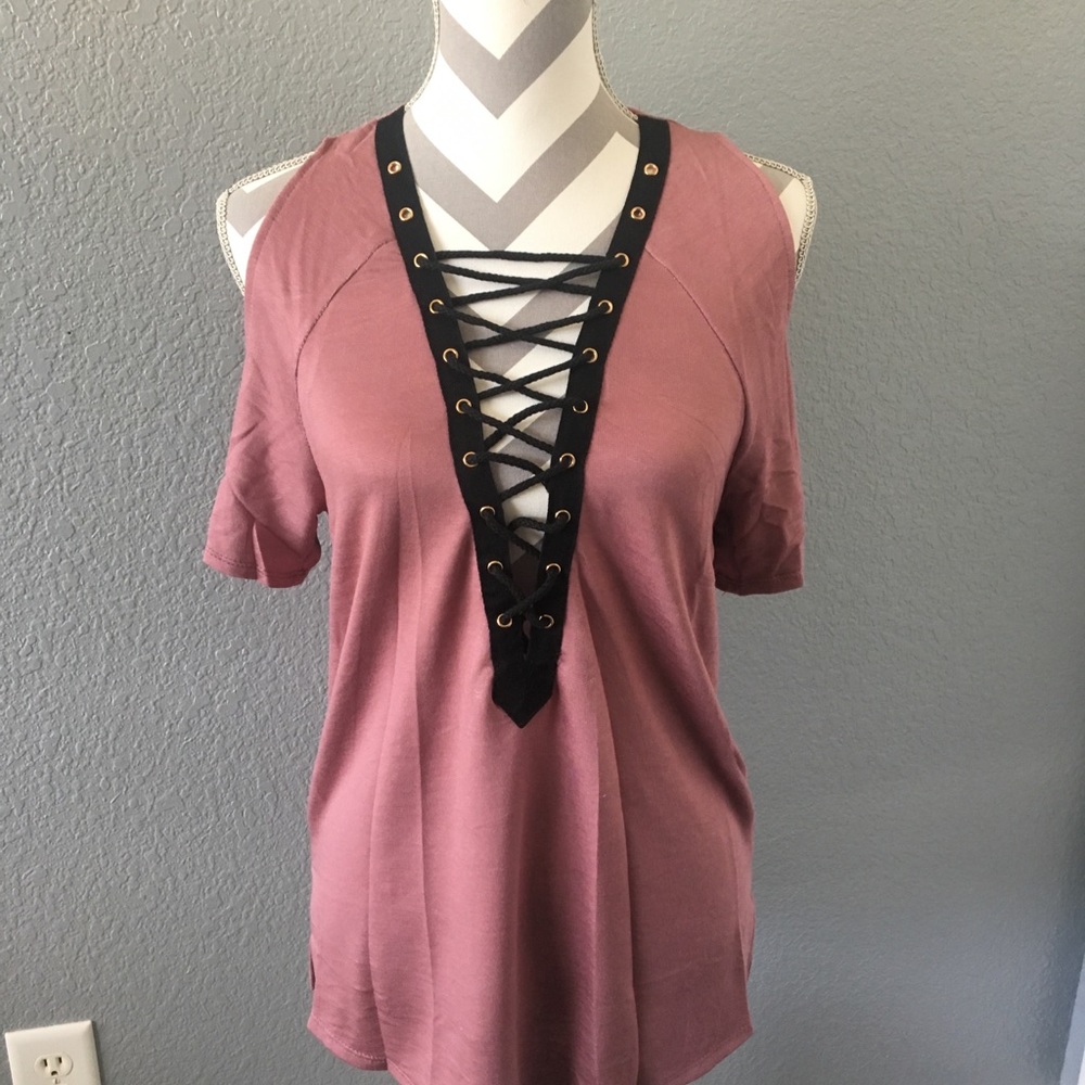 ๐1 SM LEFT๐ Cold Shoulder Mauve Lace Up Top - Picture 4 of 7